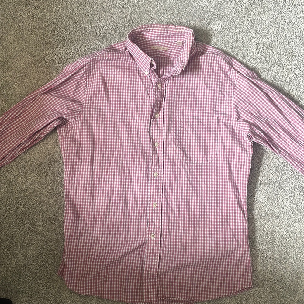 Mens used New England Shirt Company button down plaid shirt